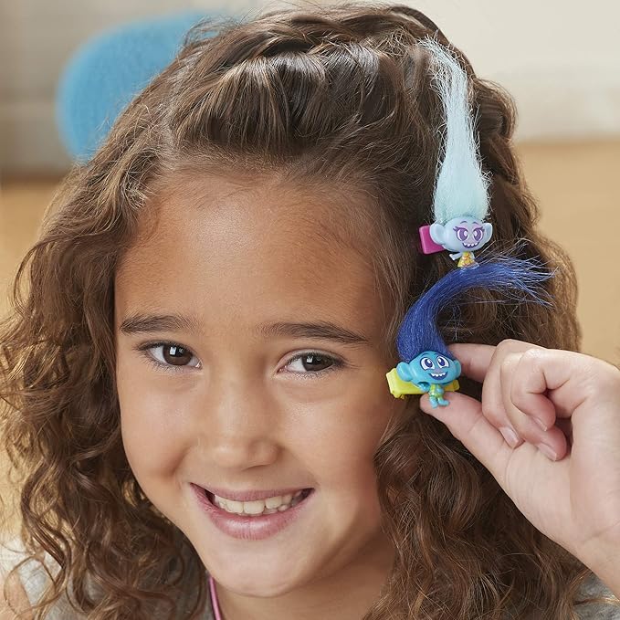 DREAMWORKS TROLLS Tiny Dancers Greatest Hits, 6 Collector Figures, Necklace, 2 Bracelets, and More, Toy Inspired by Trolls World Tour