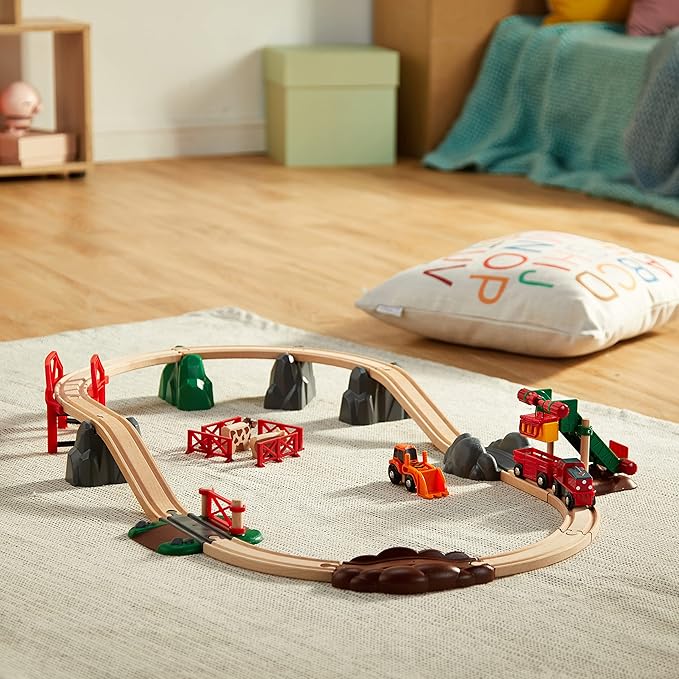 BRIO 33984 Animal Farm Set - Engaging Wooden Toy Train Set for Kids | Enhances Motor Skills | FSC-Certified Wood | Ideal for Ages 3 and Up