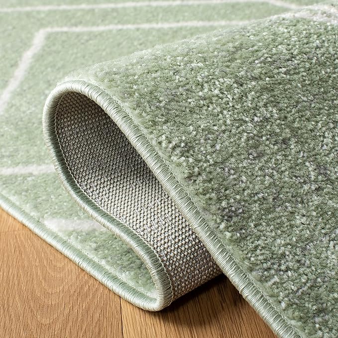 SAFAVIEH Adirondack Collection Runner Rug - 2'6" x 8', Sage & Ivory, Modern Geometric Design, Non-Shedding & Easy Care, Ideal for High Traffic Areas in Living Room, Bedroom (ADR241Y)