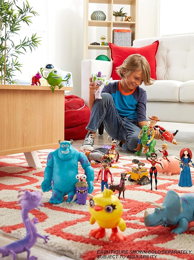 Mattel Disney Pixar Coco Miguel Action Figure, 5.6-in Movie Character Toy with 3.6-in Dante Dog Figure, Highly Posable with Authentic Design, Gift for Ages 3 Years Old & Up