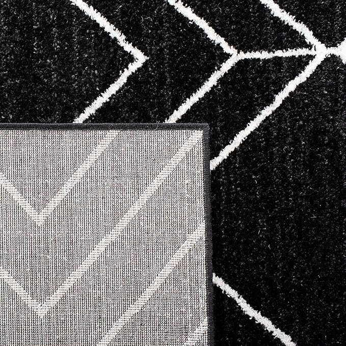 SAFAVIEH Adirondack Collection Runner Rug - 2'6" x 6', Black & Ivory, Modern Geometric Design, Non-Shedding & Easy Care, Ideal for High Traffic Areas in Living Room, Bedroom (ADR241Z)