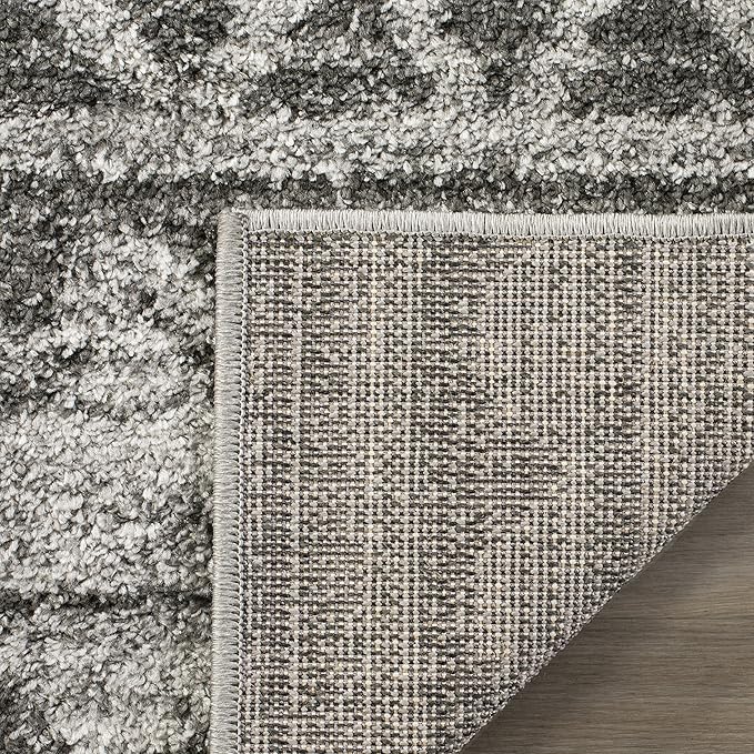 SAFAVIEH Adirondack Collection Accent Rug - 4' x 6', Ivory & Charcoal, Moroccan Boho Distressed Design, Non-Shedding & Easy Care, Ideal for High Traffic Areas in Foyer, Living Room, Bedroom (ADR119N)