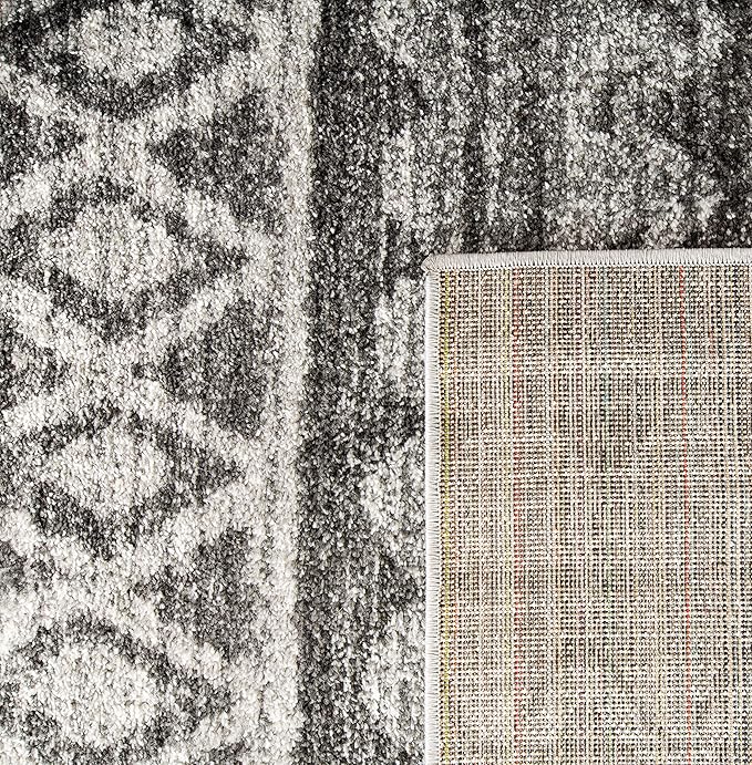 SAFAVIEH Adirondack Collection Area Rug - 5'1" x 7'6", Ivory & Charcoal, Moroccan Boho Distressed Design, Non-Shedding & Easy Care, Ideal for High Traffic Areas in Living Room, Bedroom (ADR119N)